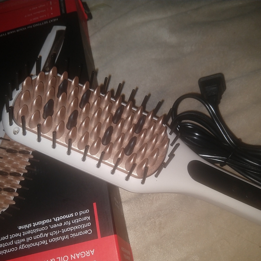 REMINGTON Shine Therapy Argan Oil & Keratin Infused Heated Styling Brush